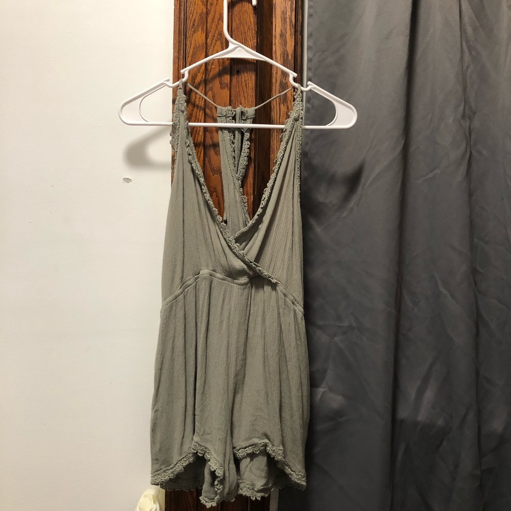 Cute Rompers - Picture 2 of 3